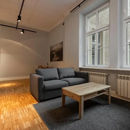 Chełmońskiego 8-02 By Farkas