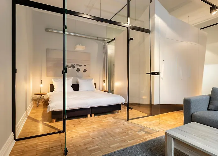 Chelmonskiego 8-02 By Farkas *